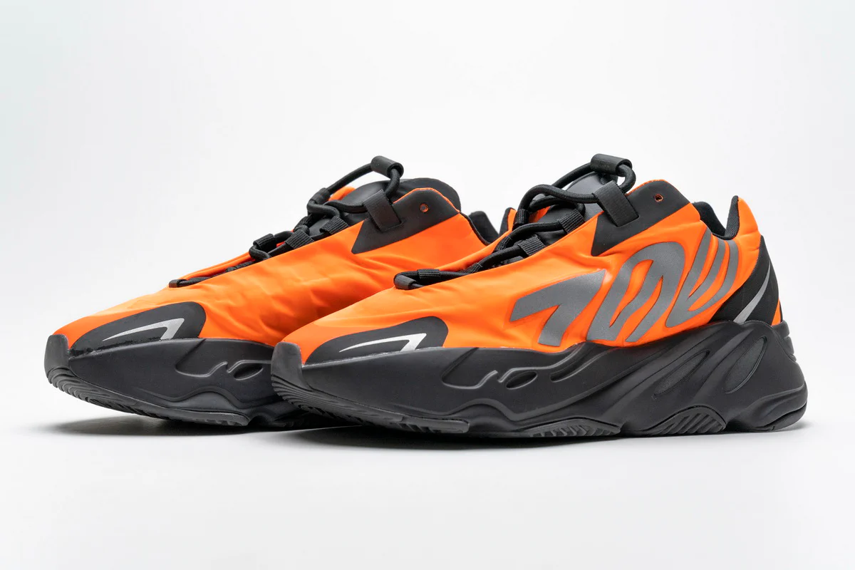 Réplica YEEZY BOOST 700 MNVN ORANGE Adidas Sneaker