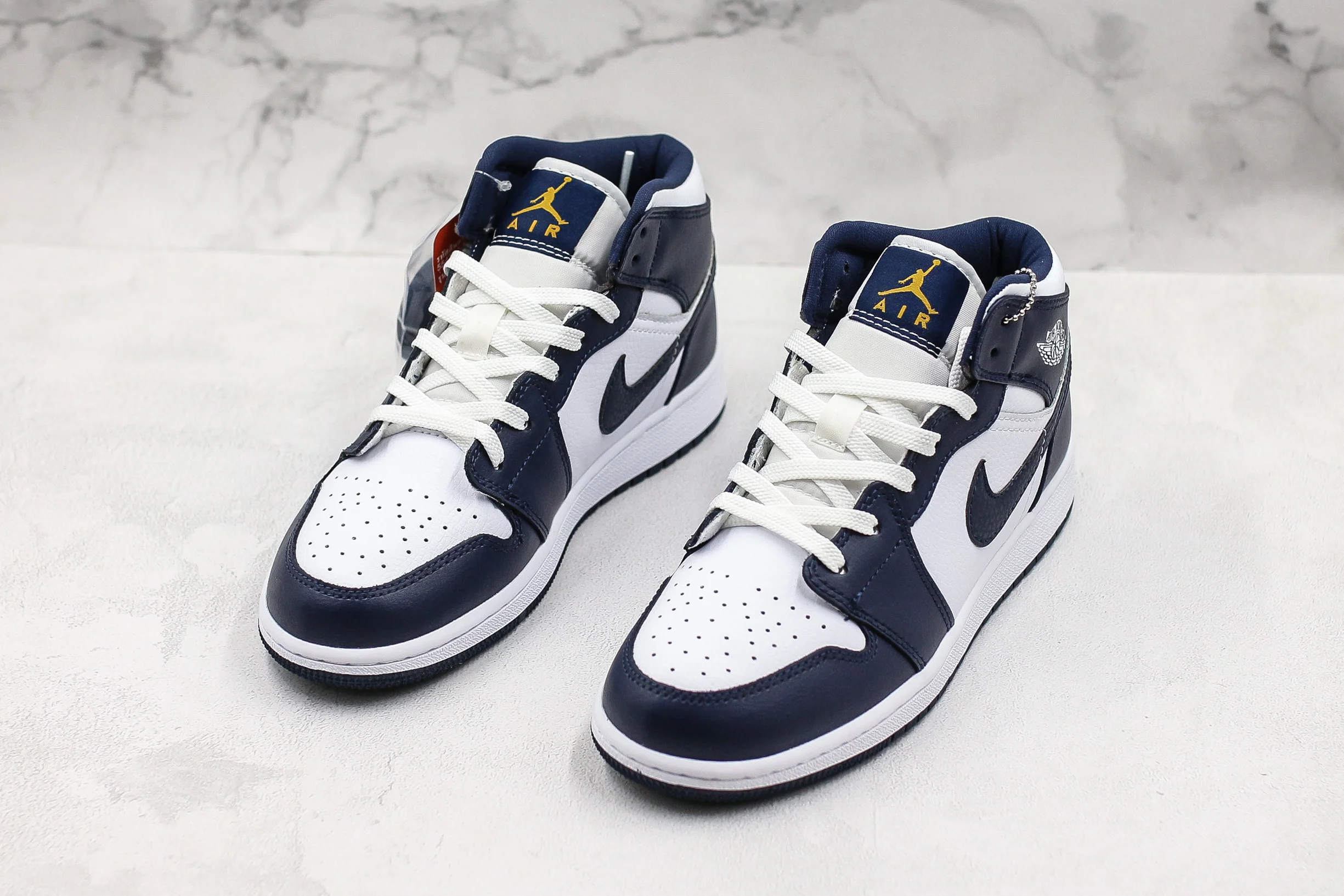 Réplica AIR JORDAN 1 Mid Sneaker