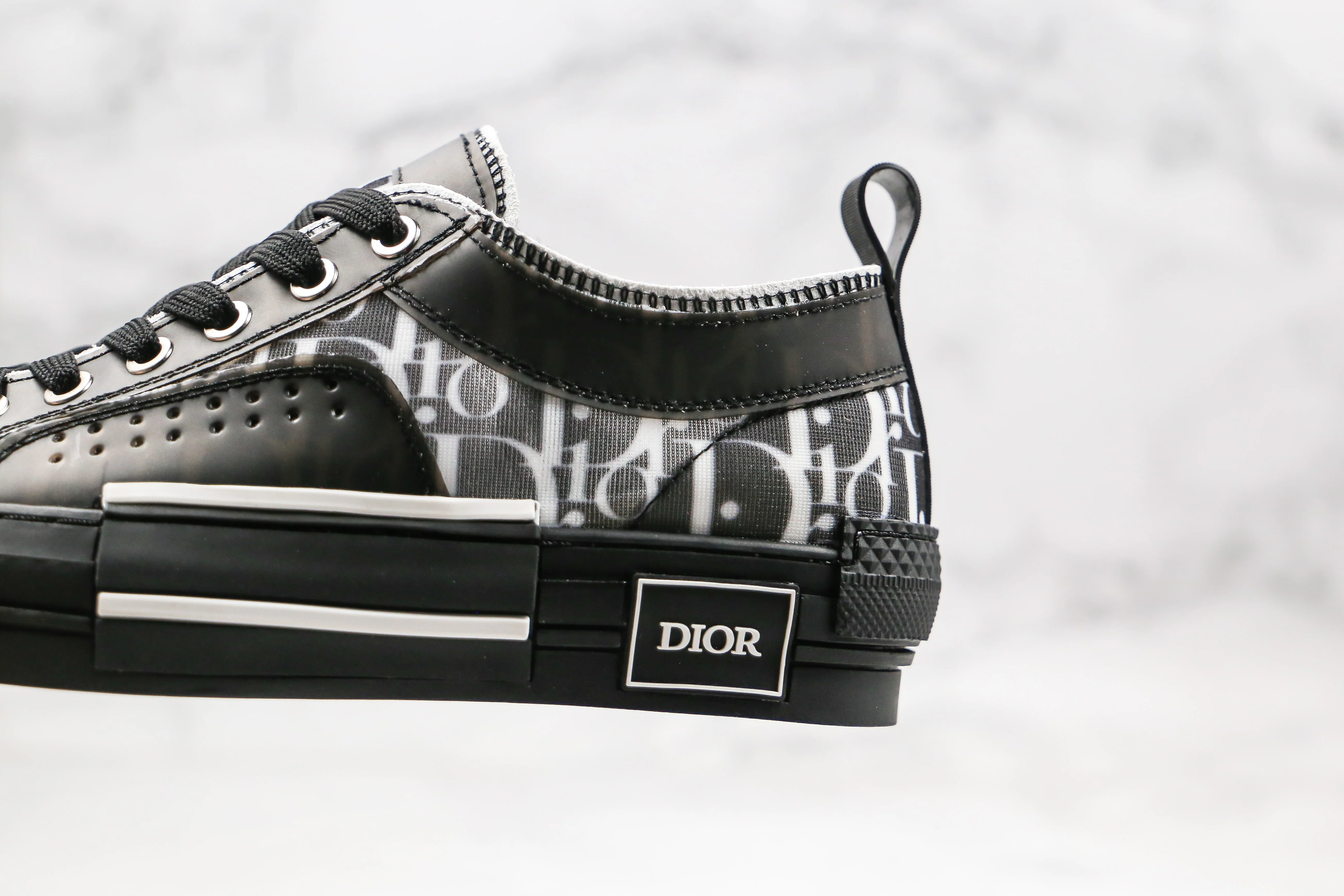 Réplica LOW DIOR BLACK Sneaker