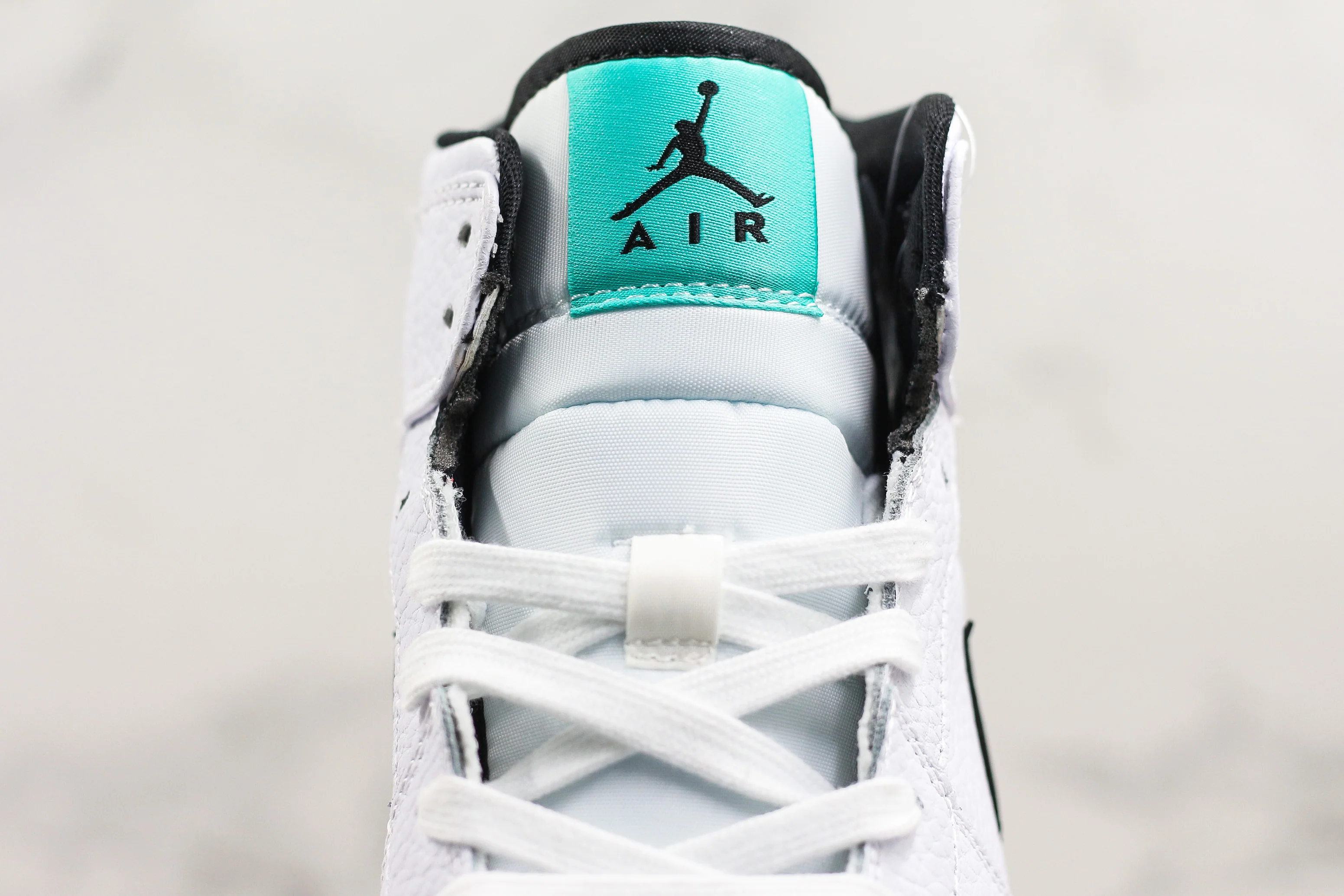 Réplica AIR JORDAN 1 mid Sneaker
