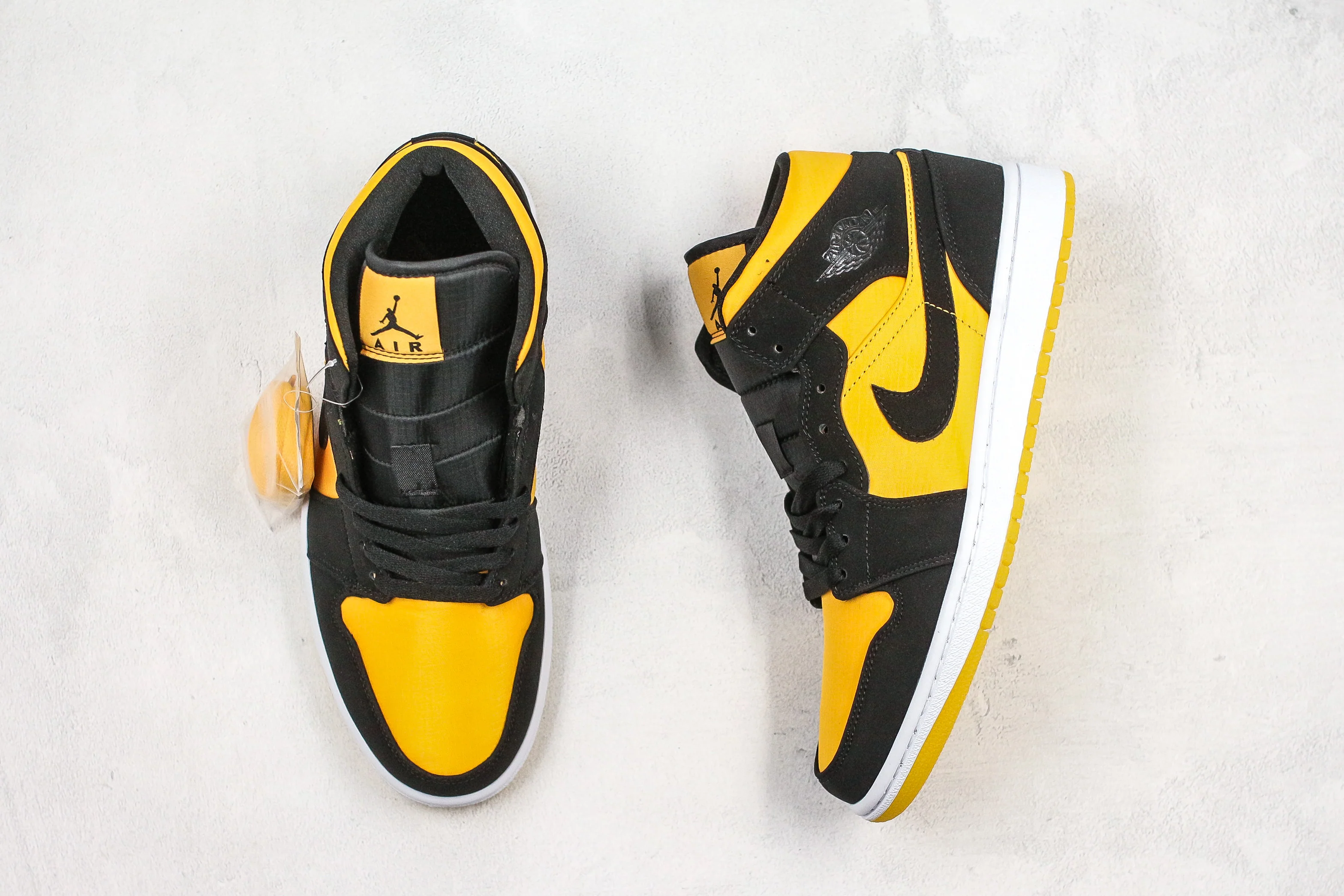 Réplica AIR JORDAN 1 mid Sneaker