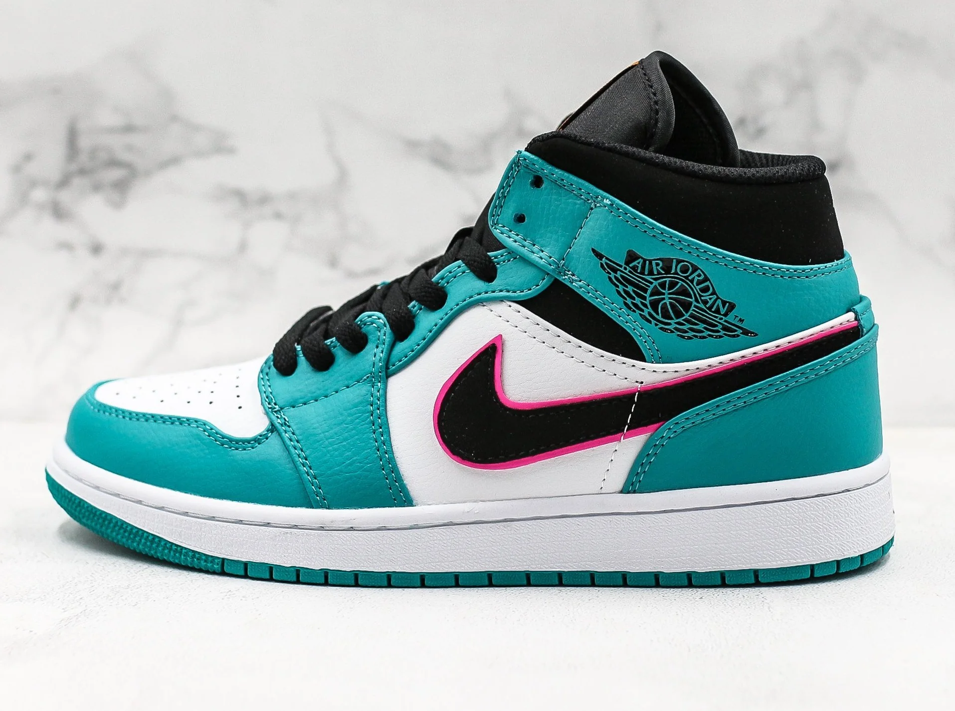 Réplica AIR JORDAN 1 mid Sneaker