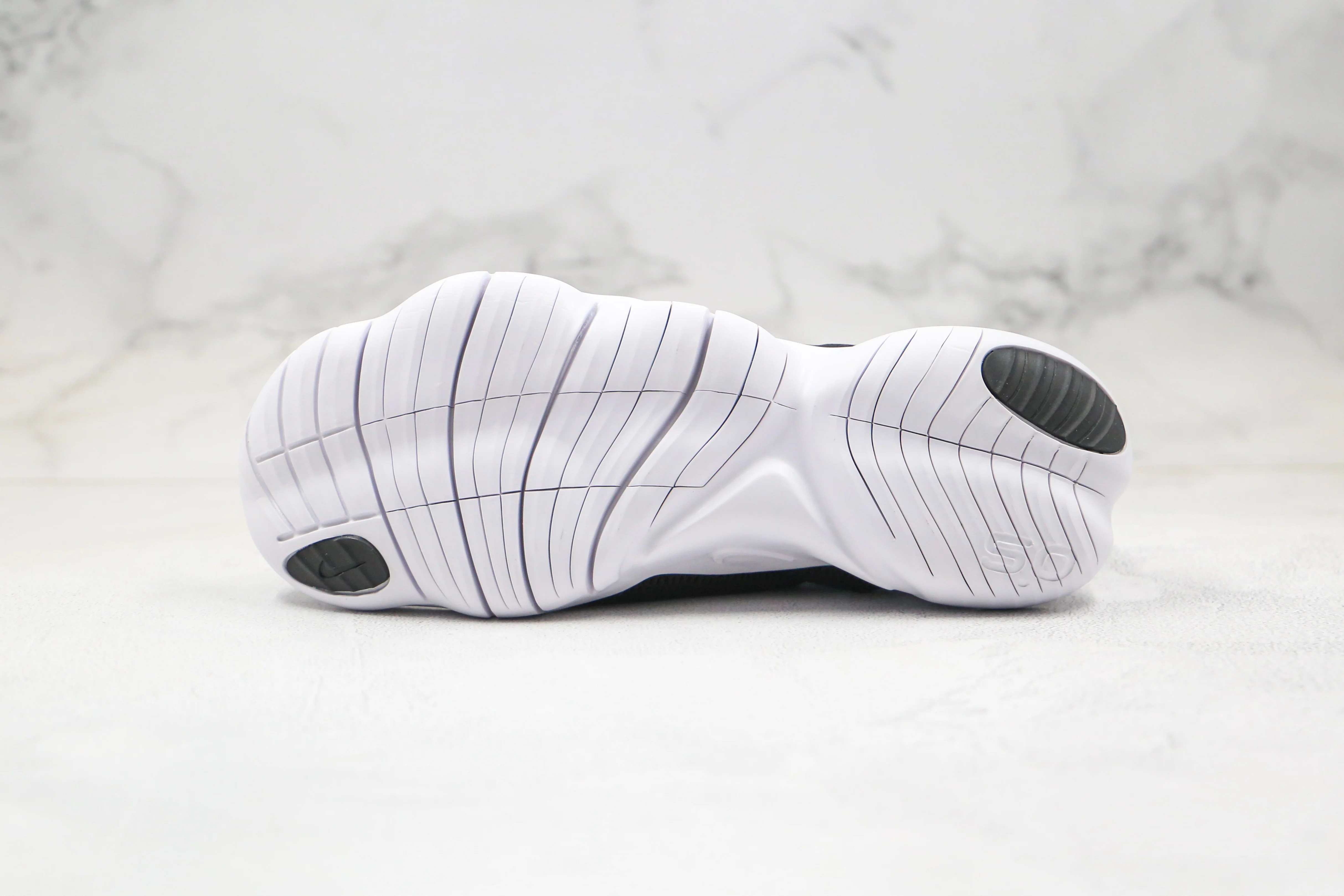 Réplica FREE RN 5.0 - BLACK Nike Sneaker