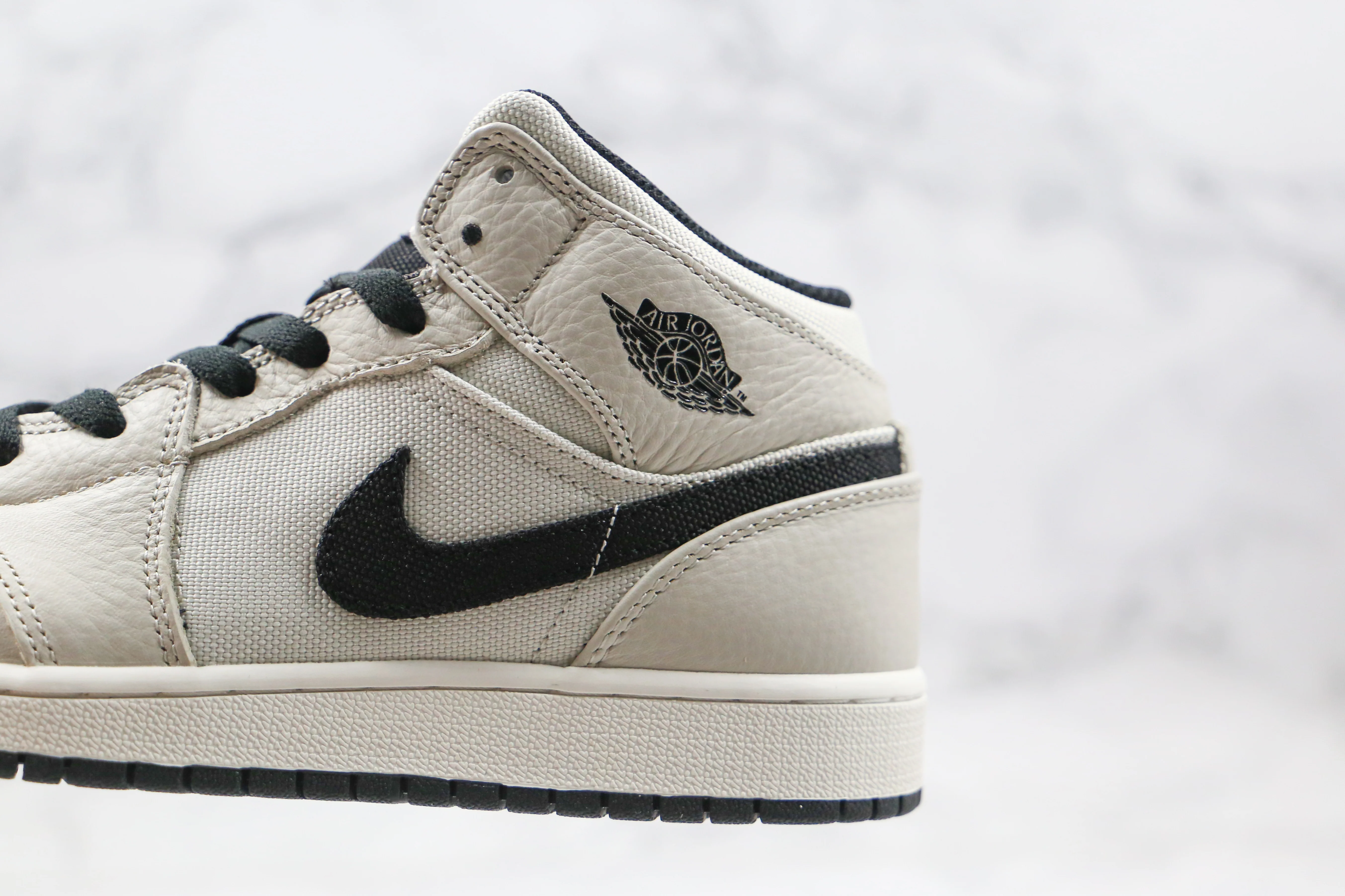 Réplica AIR JORDAN 1 Mid Sneaker