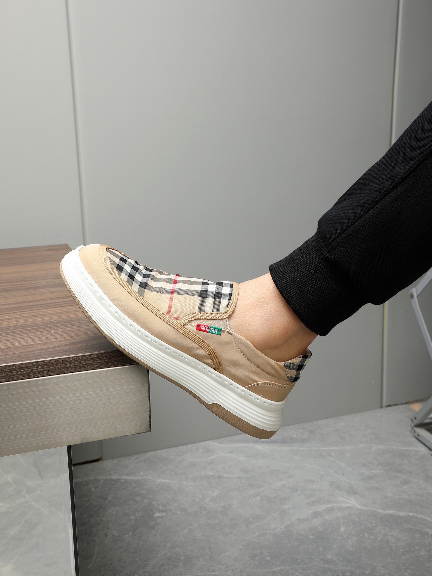 Burberry Men Sneakers Shoes -1