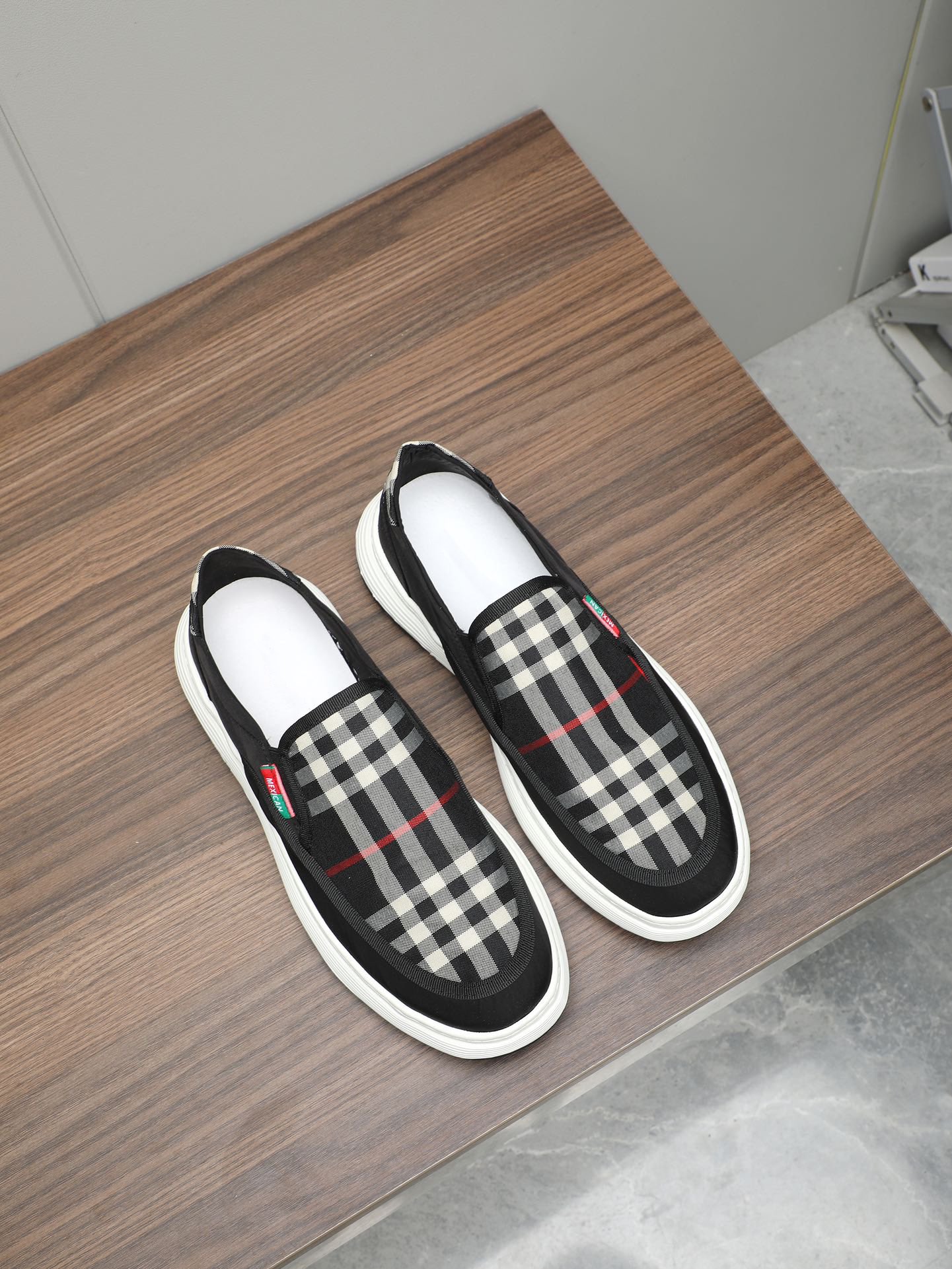Burberry Men Sneakers Shoes -1