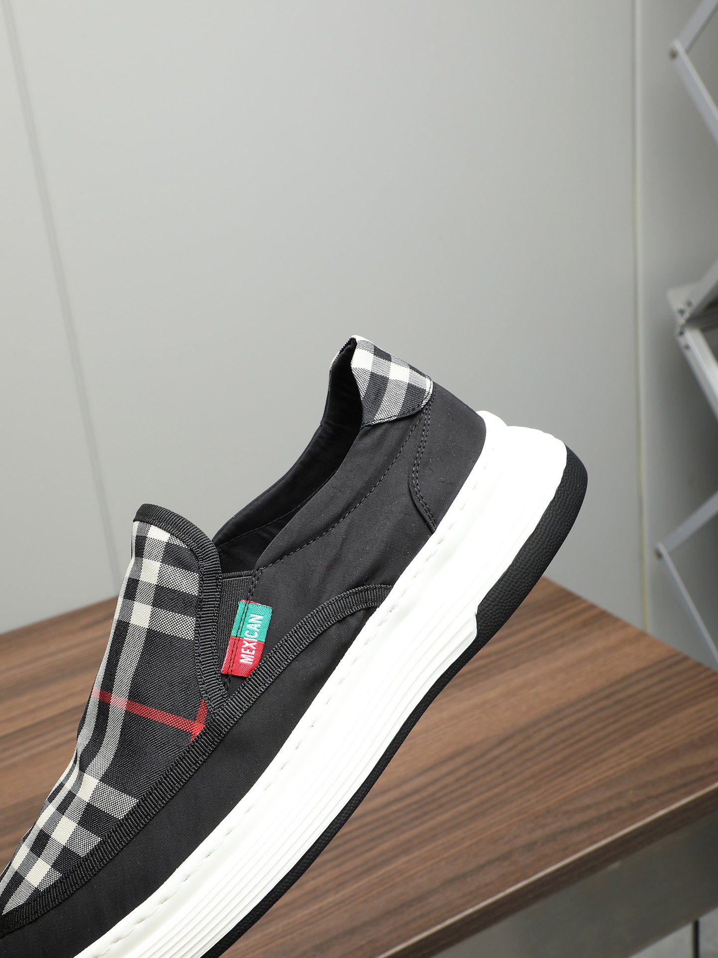 Burberry Men Sneakers Shoes -1