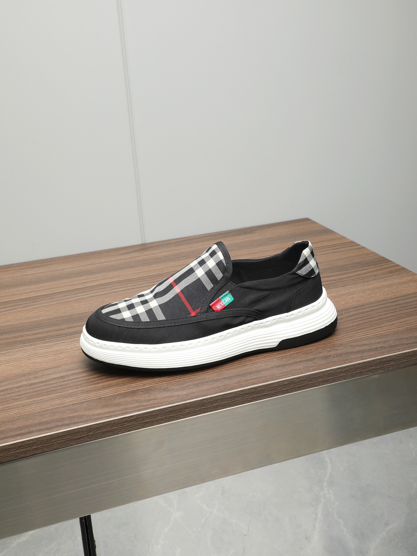 Burberry Men Sneakers Shoes -1