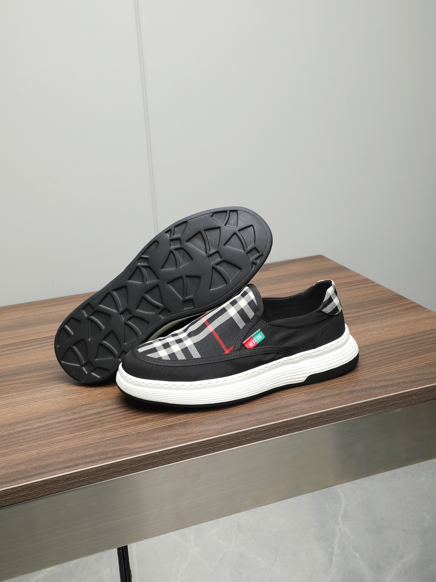 Burberry Men Sneakers Shoes -1