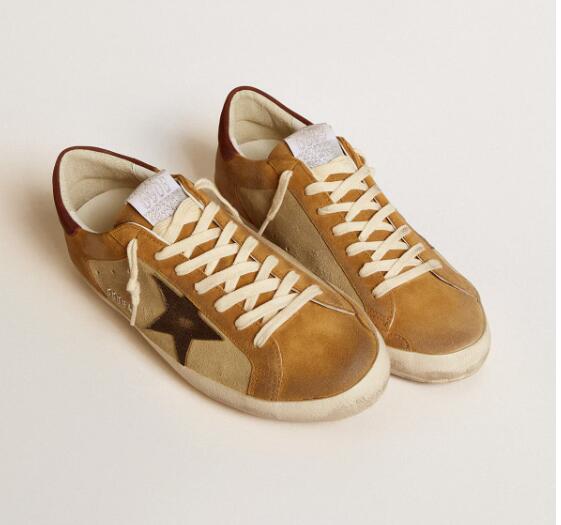 Golden Goose GGDB Mens Sneaker Shoes Super-Star in beige and caramel suede with black crackle leather star