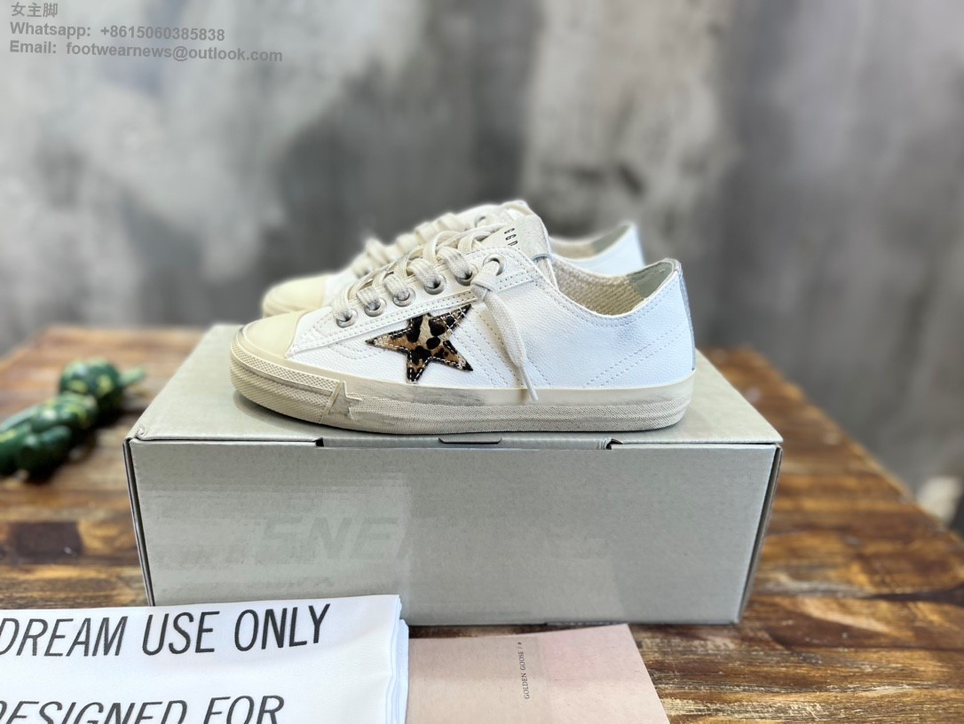 GOLDEN GOOSE vstar2 Low top sneakers GGDB Women Shoes