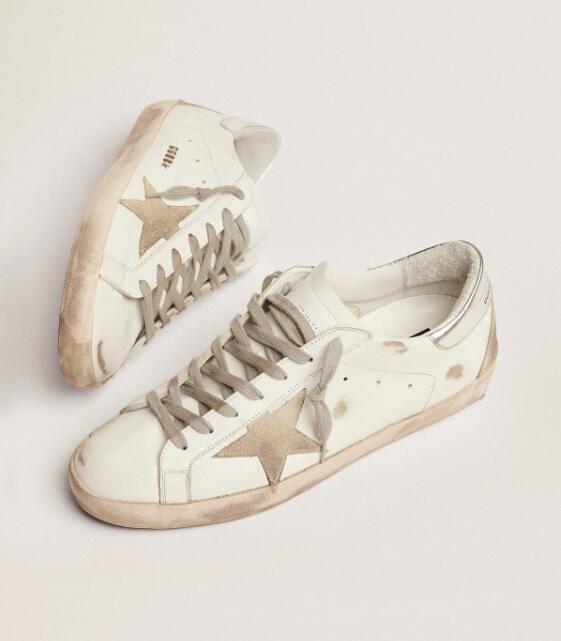 Golden Goose GGDB Mens Sneaker Shoes Super-Star with silver heel tab and lettering