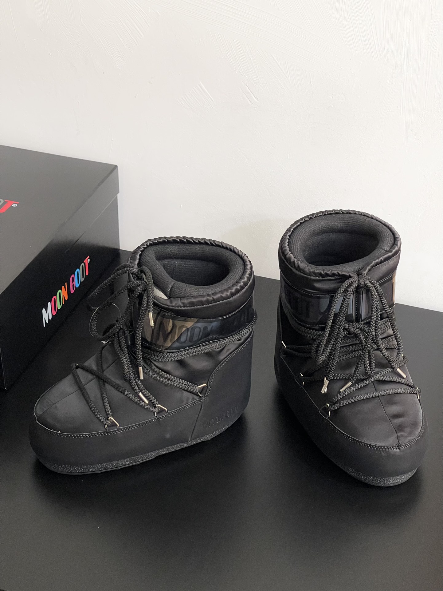 Moon Boot Icon Glance Low Snow Boot Classic Nylon Lace-Up Women Padded Ankle Boots