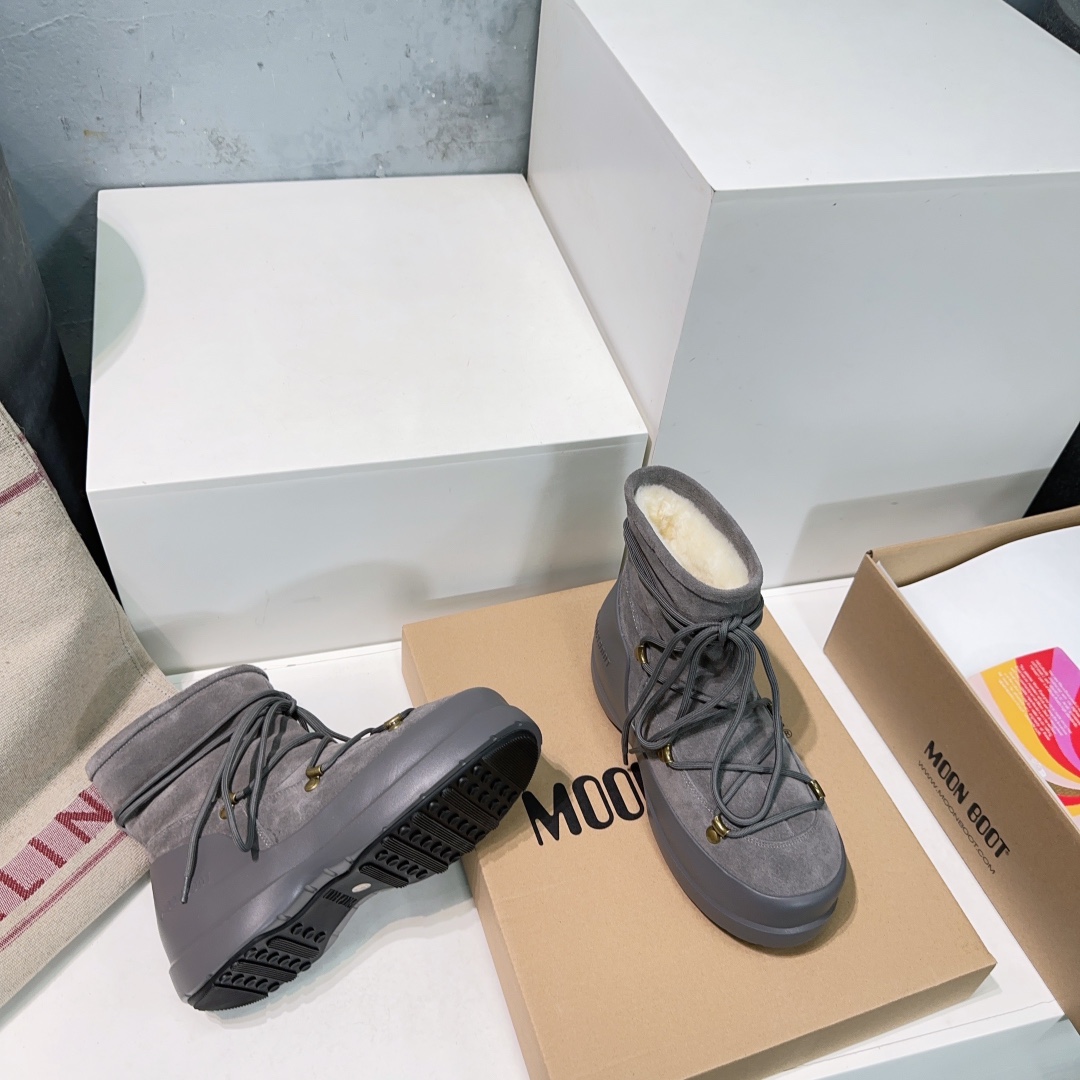 MOON BOOT Luna Boots Ankle-high suede boots Lace-up Water-repellent Women Snow Boot