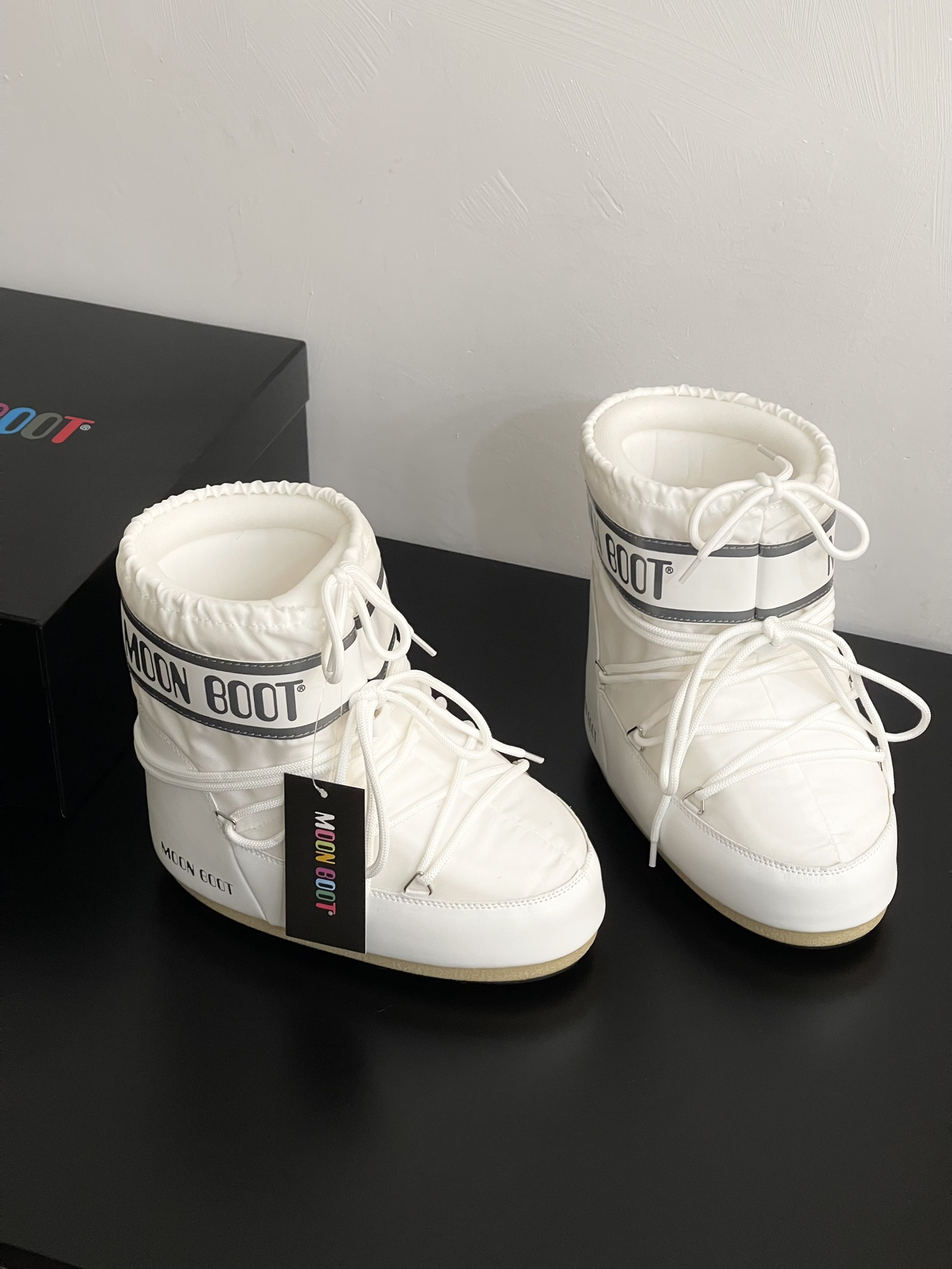 Moon Boot Icon Glance Low Snow Boot Classic Nylon Lace-Up Women Padded Ankle Boots