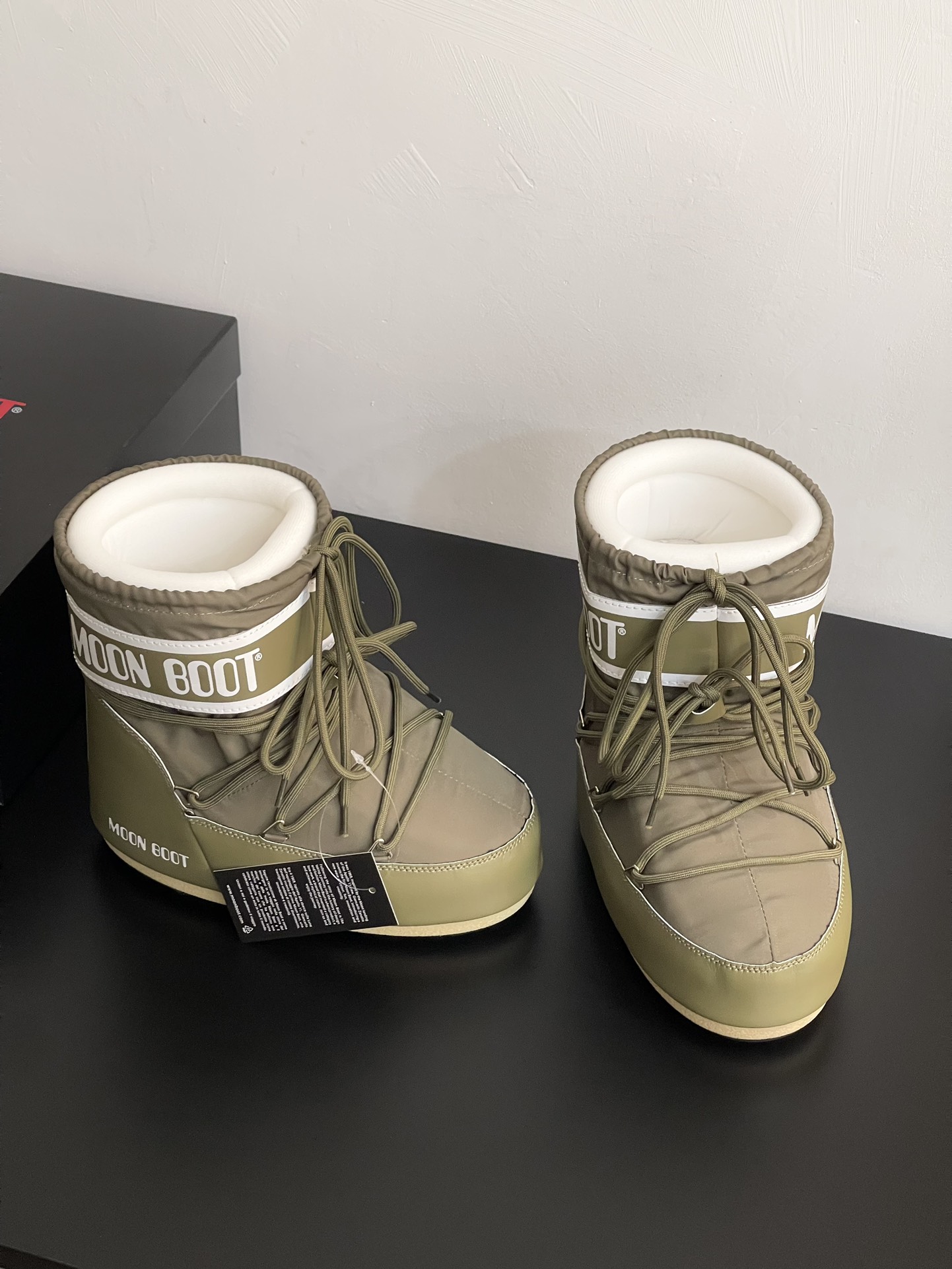 Moon Boot Icon Glance Low Snow Boot Classic Nylon Lace-Up Women Padded Ankle Boots