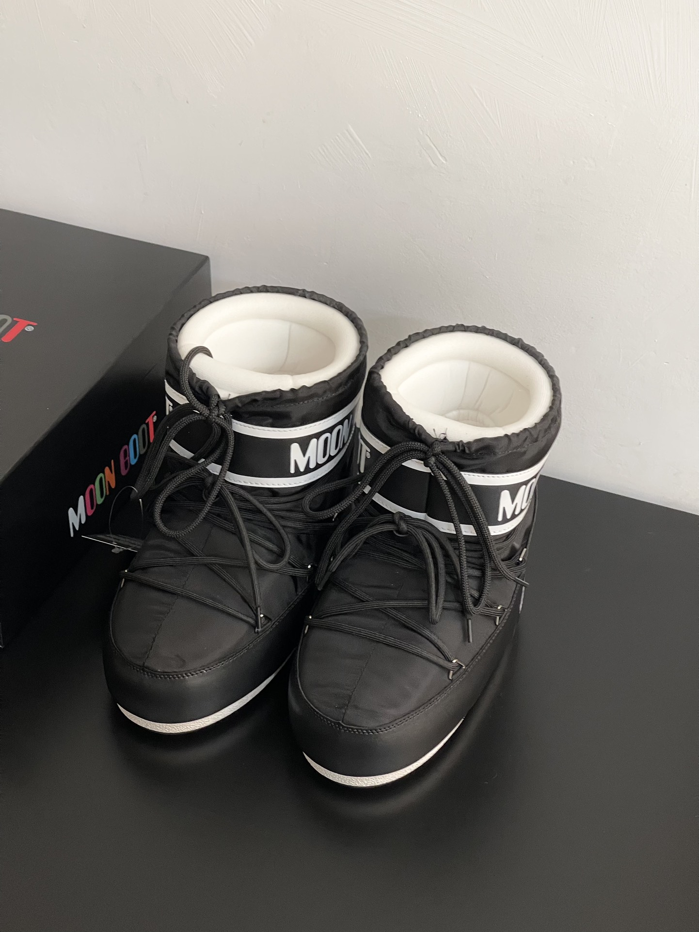 Moon Boot Icon Glance Low Snow Boot Classic Nylon Lace-Up Women Padded Ankle Boots