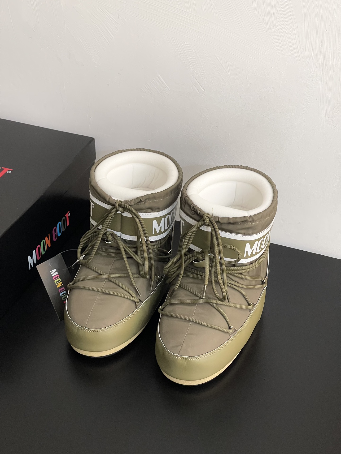 Moon Boot Icon Glance Low Snow Boot Classic Nylon Lace-Up Women Padded Ankle Boots