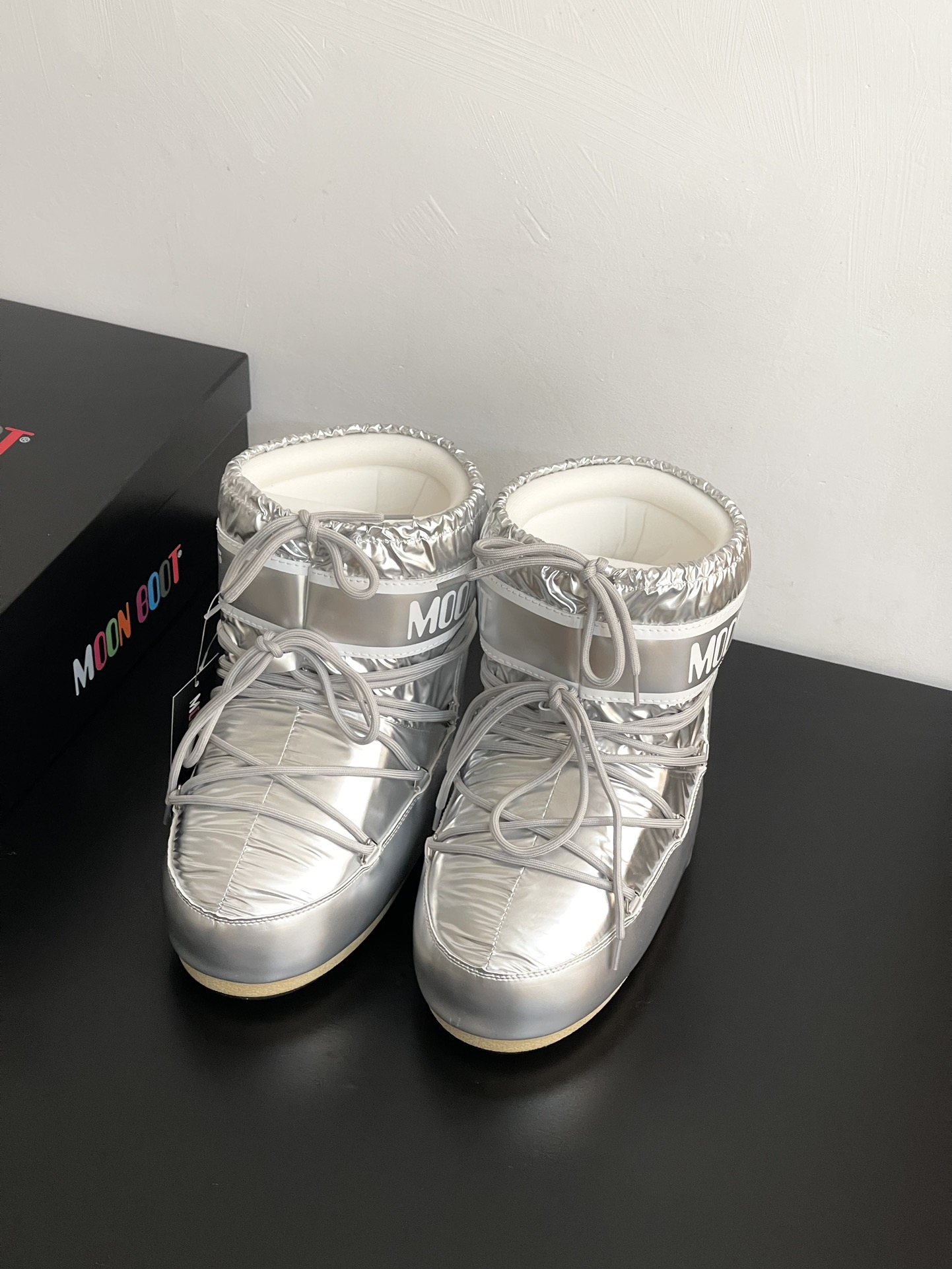 Moon Boot Icon Glance Low Snow Boot Classic Nylon Lace-Up Women Padded Ankle Boots