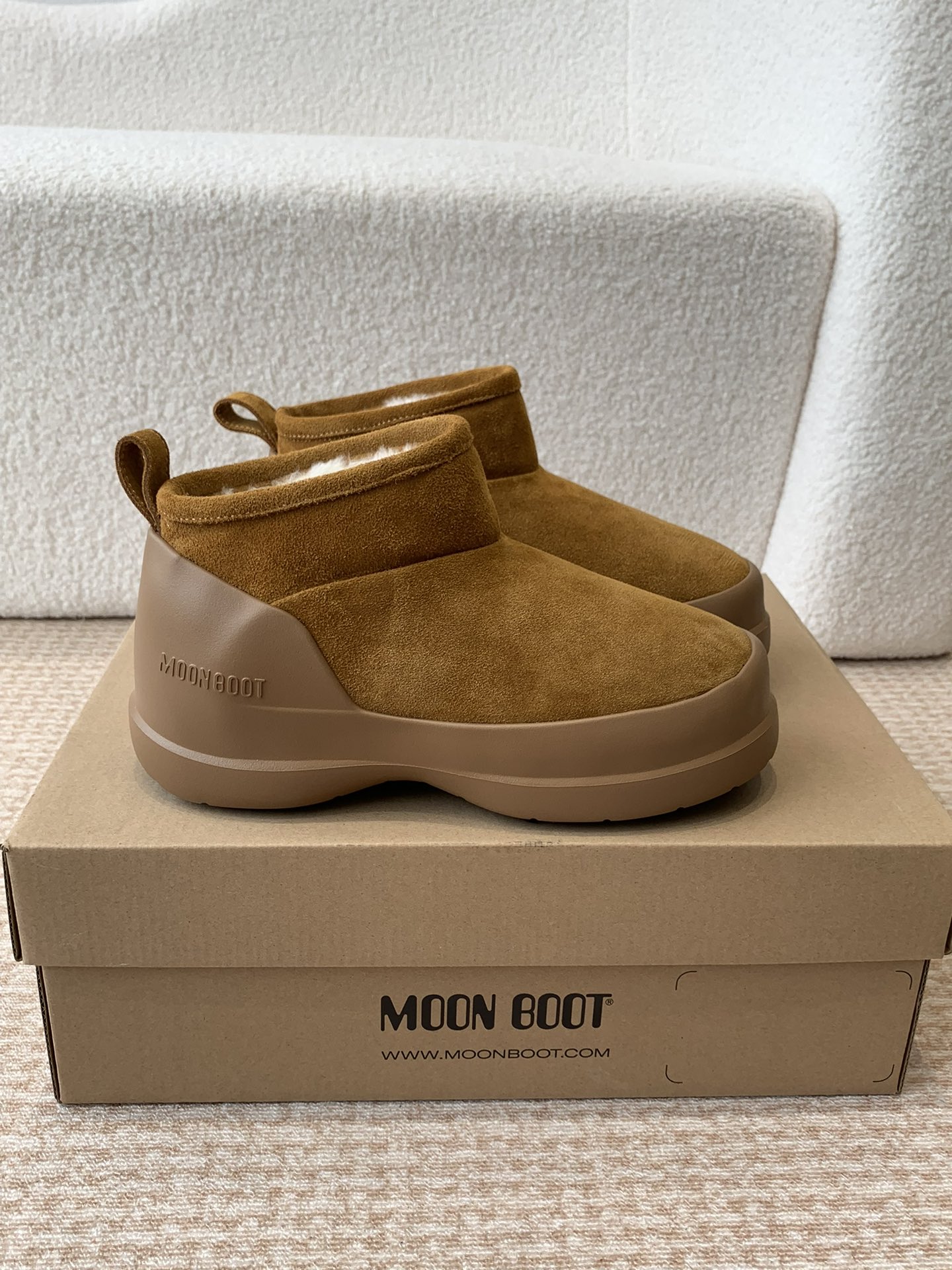 MOON BOOT Luna Low Boots Ankle-high suede boots Water-repellent Women Snow Boot