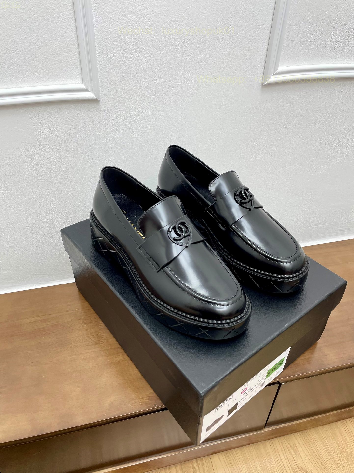 Chanel Leather Loafer flat CC Logo Women Shoes