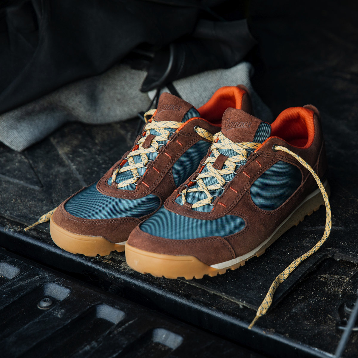danner jag low mens