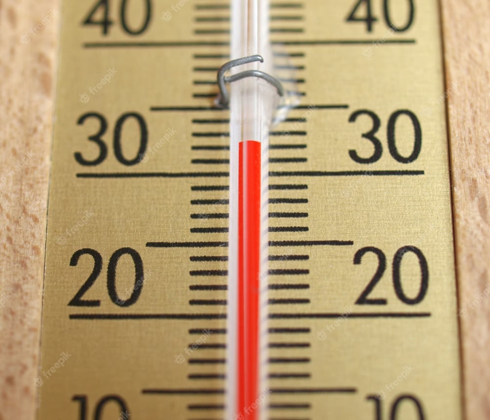 Thermomètre indiquant 30°C