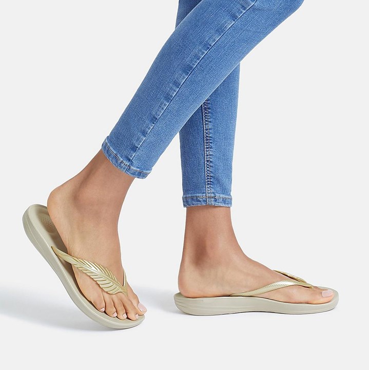 Fitflop Iqushion Feather Flip Flops - FitFlop Online