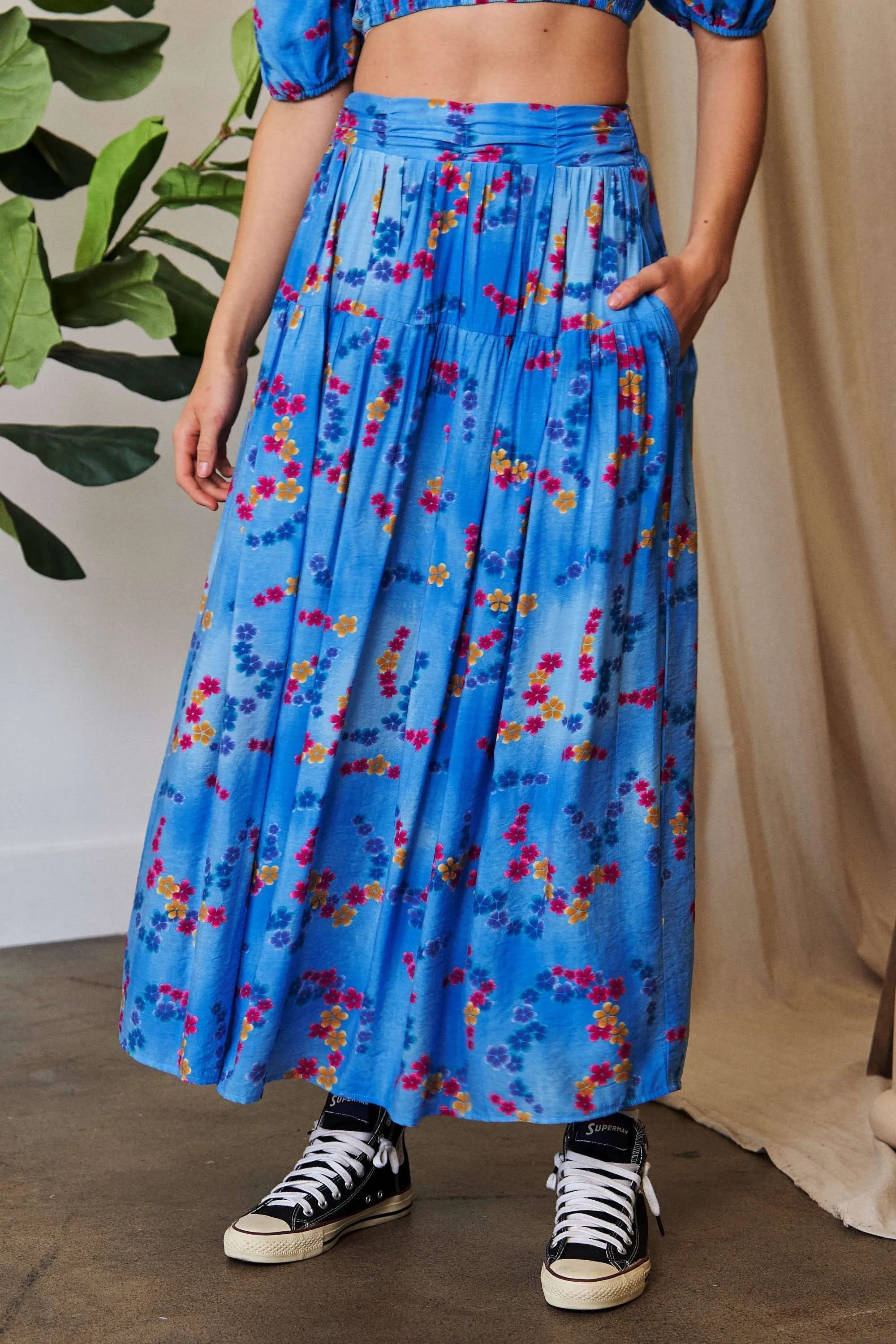 Davi & Dani Printed Smocking Waistband Ruffled Maxi Skirt