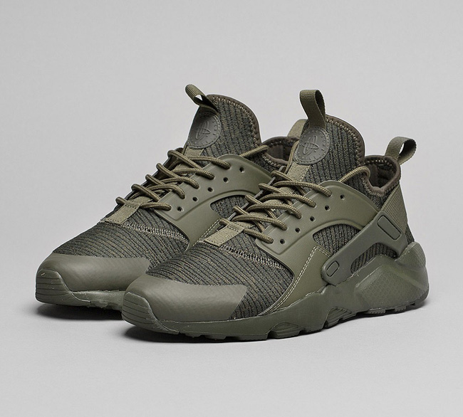 Nike Junior Air Huarache Run Ultra SE Trainer | Cargo Khaki / Sequoia
