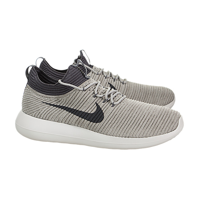 Nike Women Roshe Two Flyknit V2 - Pale Grey / Dark Grey