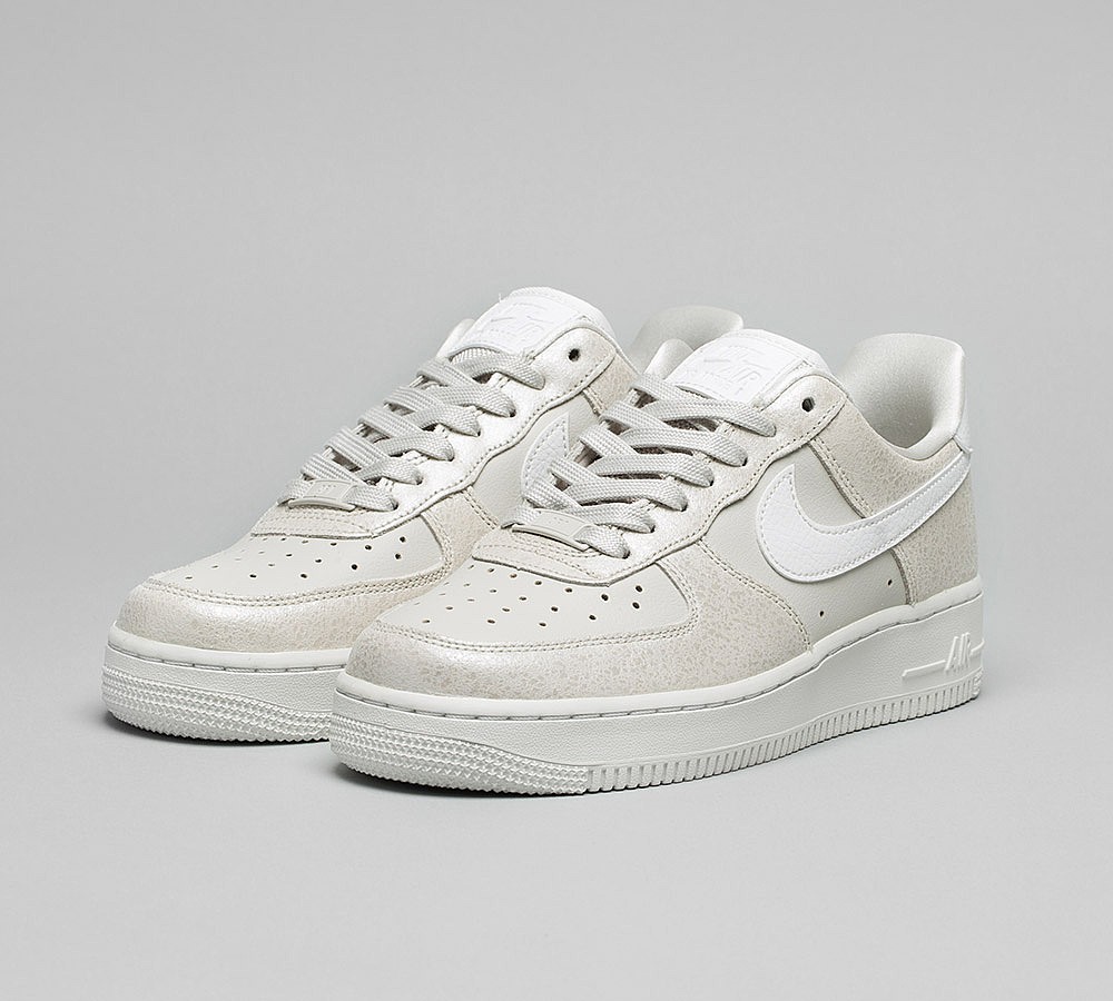 Nike Womens Air Force 1 '07 Premium Trainer - Pearl White