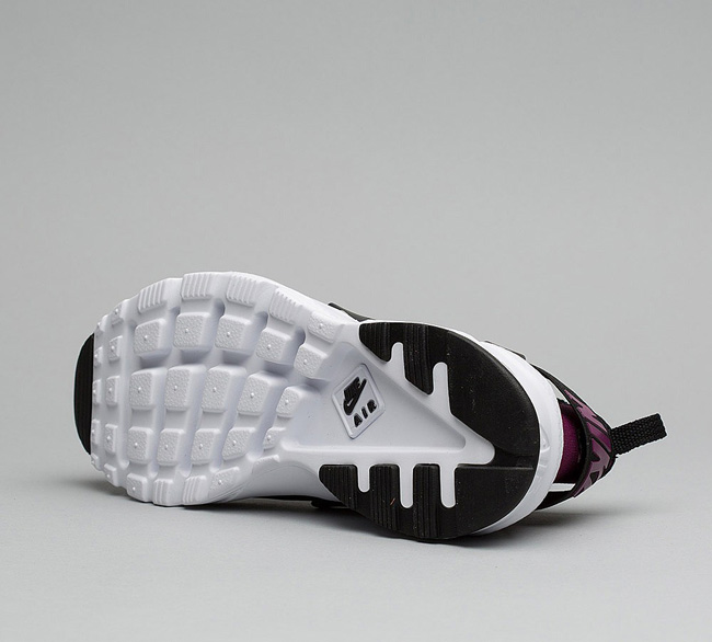 Nike Junior Air Huarache Run Ultra Trainer | Black / Tea Berry / White