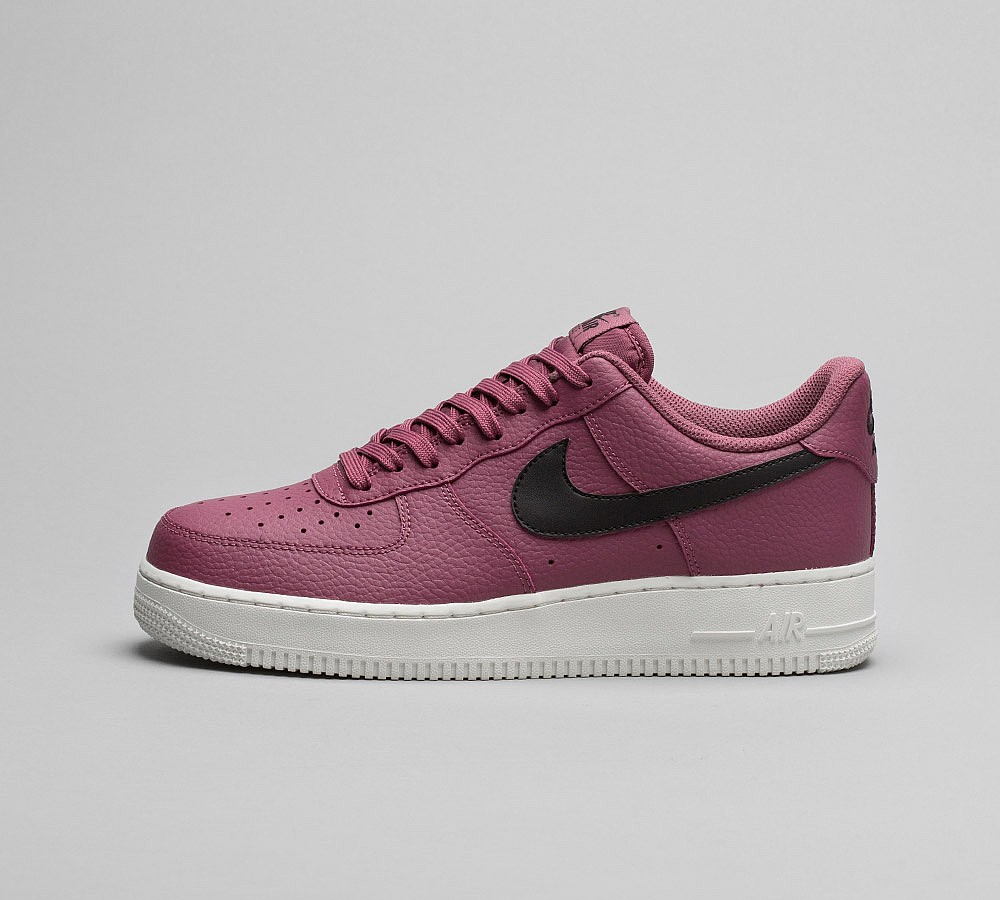 Nike Air Force 1 '07 Trainer - Vintage Wine / Black