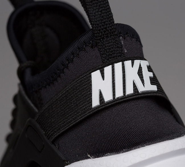 Nike Infant Huarache Run Ultra Trainer | Black / White