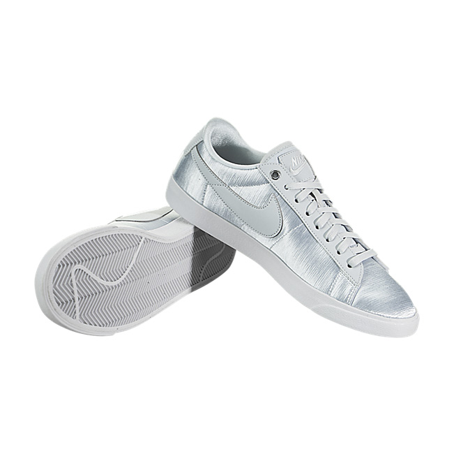 Nike Women Blazer Low SE - Pure Platinum / White