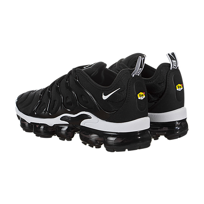 Nike Air Vapormax Plus - Black / White