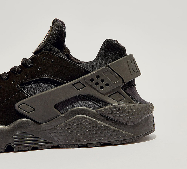 Nike Air Huarache 'Triple Black' Trainer | Black / White