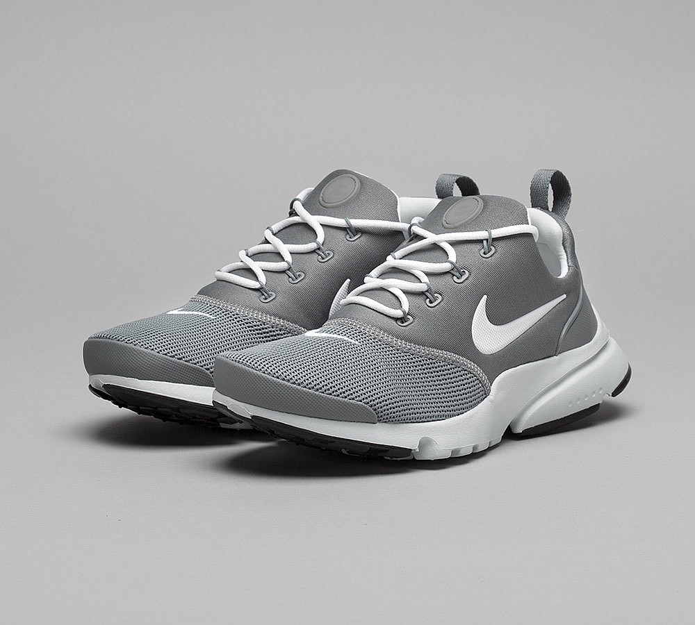 Nike Junior Presto Fly Trainer | Grey / White