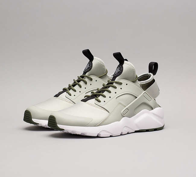 Nike Air Huarache Run Ultra Trainer | Pale Grey / Khaki / White