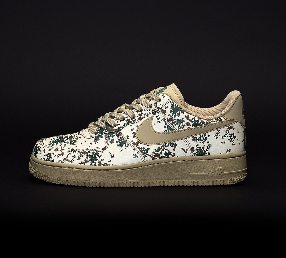 Nike Air Force 1 '07 LV8 'Camo' Trainer - Team Gold / Team Gold