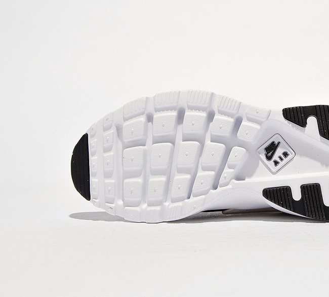 Nike Junior Air Huarache Run Ultra SE Trainer | Black / White