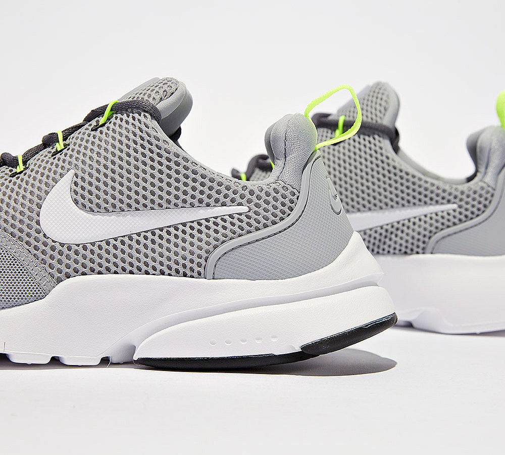 Nike Junior Presto Fly Trainer | Wolf Grey / White
