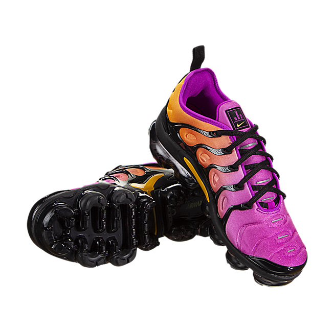 Nike Women Air Vapormax Plus - Black / Black-Fuchsia Blast