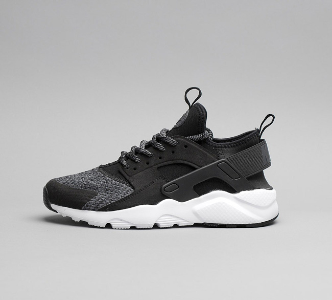 Nike Junior Air Huarache Run Ultra Trainer | Black / Black / Anthractie