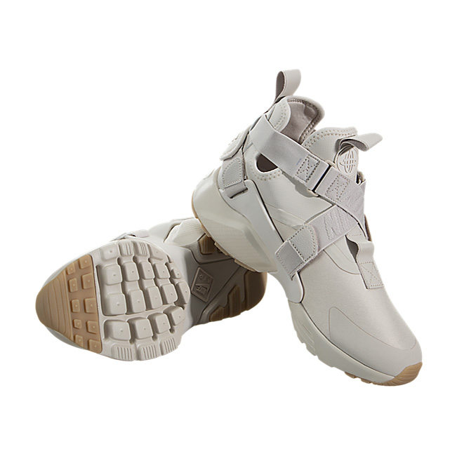 Nike Women Air Huarache City - Desert Sand / White