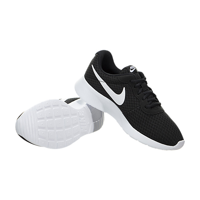 Nike Women Tanjun - Black / White
