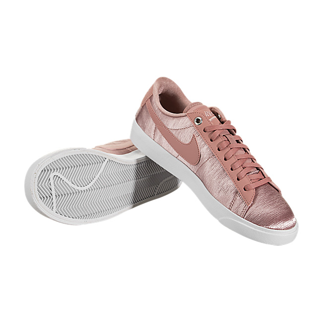 Nike Women Blazer Low SE - Rust Pink / White