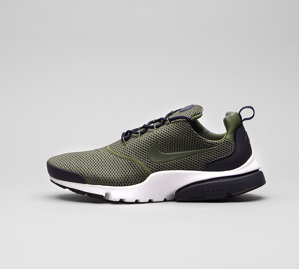 Nike Presto Fly SE Knit Trainer | Medium Olive / Cargo Khaki