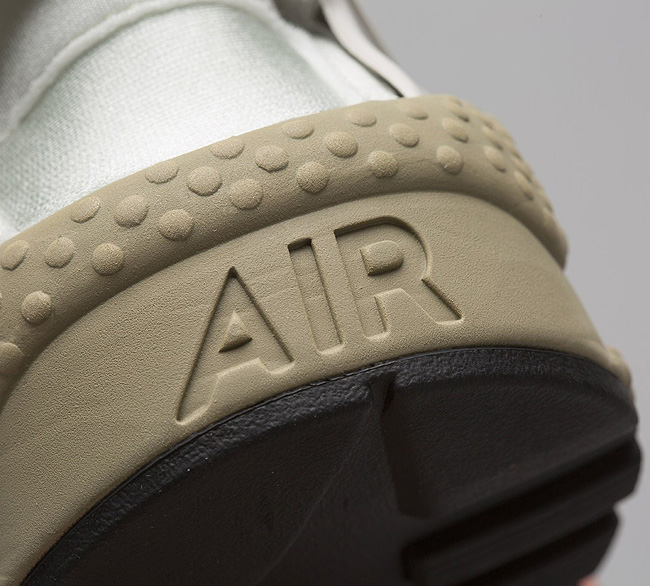 Nike Air Huarache Trainer | Bone / Olive
